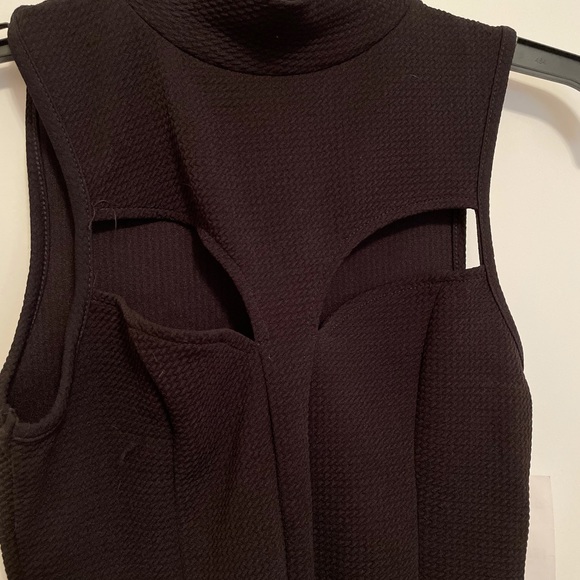 Top. - Picture 5 of 5